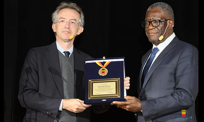 medaglia della città di Napoli a Denis Mukwege