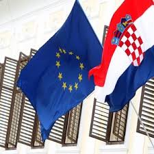 immagine della bandiera dell'Ue e della Croazia