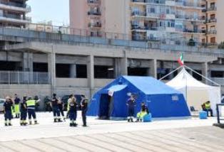 Associazione  "LE AQUILE" - Montaggio Tende