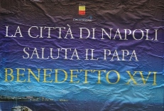 Volontari e cittadini per il Papa a Napoli (1) (1.2 MB)
