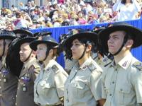 Reparti schierati fronte palco in Piazza Plebiscito (3.71 MB)