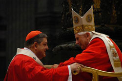 Papa Benedetto XVI e Cardinale Sepe (foto Curia Na)