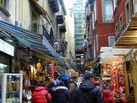 Afflusso nei Decumani (1.92 MB)