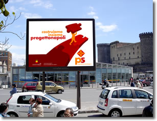 grande insegna colorata con il testo: costruiamo insieme progettonapoli - ps