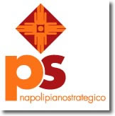 logo del Piano Strategico di Napoli rappresentato da un'antica stampa della città raffigurante il golfo di Napoli, il Vesuvio e un sole rosso stilizzato