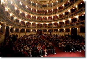 un'immagine del teatro san carlo