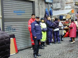 Comunali della Protezione Civile e Volontari nei Decumani