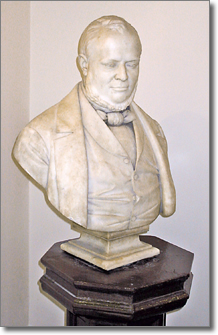 busto in marmo raffigurante Camillo Benso conte di Cavour