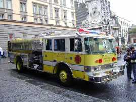 Fire Men Americani in Piazza (2.32 MB)