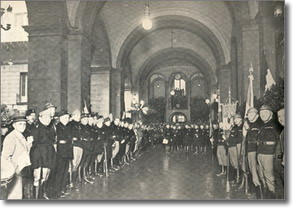 fotografia di picchetto d'onore alla lapide dei caduti, anno 1937