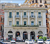 Prospetto della stazione di Mergellina