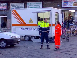 Modulo Cucina e Volontari della Base PUMA