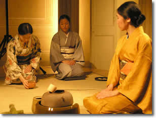 donne giapponesi che prendono il te