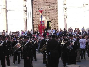 Partenza dalla Cattedrale del Duomo (2.08 MB)