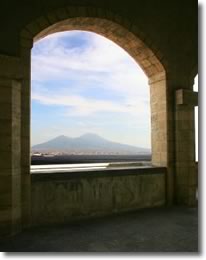 vista del Vesuvio dal castello di San Martino