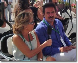 l'assessore Oddati intervistato durante la presentazione dello stand