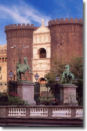 immagine del maschio angioino