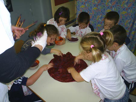 bambini con le pitture1