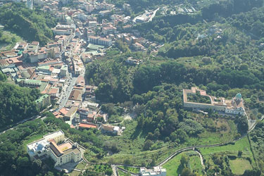 veduta aerea dell'area di Sant'Antonio ai monti verso i Ponti Rossi con il convento dei Padri Passionisti