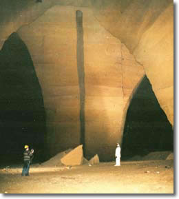 enorme cavità sotterranea