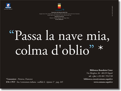 testo bianco su nero che riporta la citazione, "Passa la nave mia, colma d'oblio", e i riferimenti relativi alla fonte e alla biblioteca