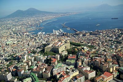 veduta dall'aereo del golfo di napoli
