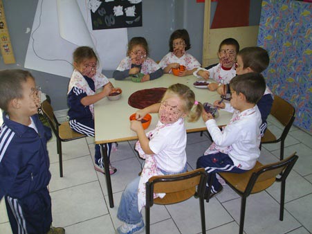 bambini con le pitture2