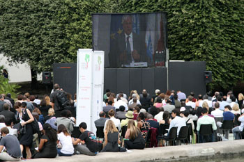 altra inquadratura spettatori al congresso inaugurale