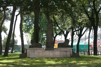  dei Leoni, giardinetti Molosiglio 