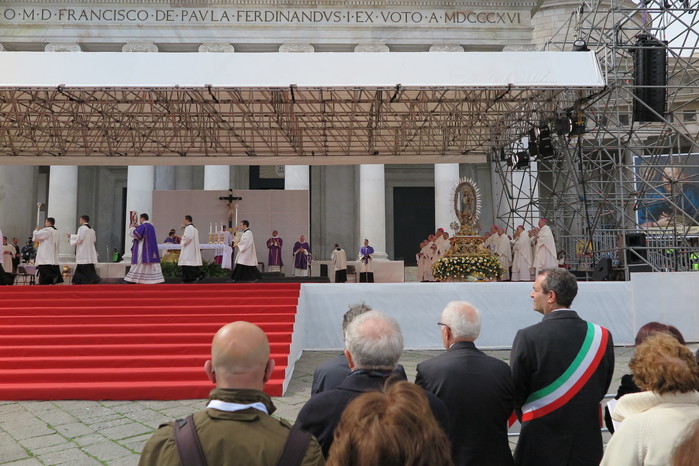 La celebrazione di Piazza del Plebiscito