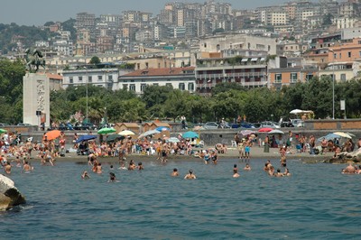 una spiaggia cittadina