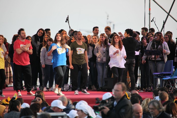 L'incontro con i giovani sul Lungomare