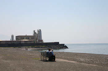  spiaggia verso Vigliena aprile 2005