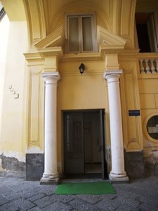 Ingresso della biblioteca
