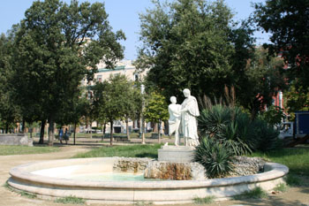 di Oreste ed Elettra, villa comunale