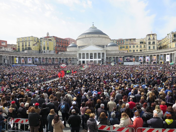 La celebrazione di Piazza del Plebiscito