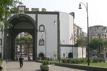 6. Porta Capuana ottobre 2009