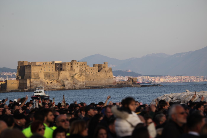 L'incontro con i giovani sul Lungomare