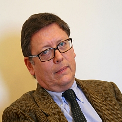 foto Assessore Paolo Giacomelli