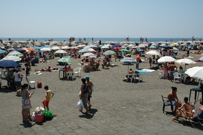 una spiaggia cittadina