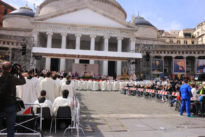 La celebrazione di Piazza del Plebiscito