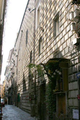 11. palazzo Carafa a Spaccanapoli settembre 2009
