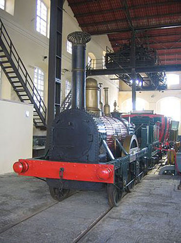 riproduzione della locomotiva Bayard al museo di Pietrarsa
