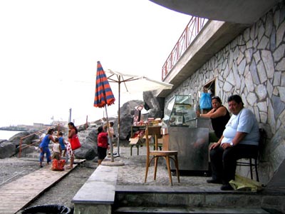 bancone per esterni e ristoratori pronti a servire