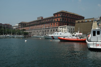 Il palazzo Reale visto dal mare