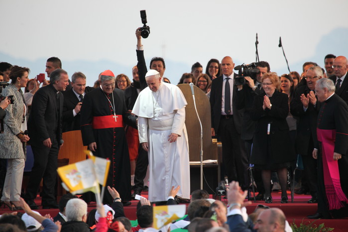 L'incontro con i giovani sul Lungomare