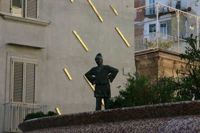 Pulcinella alla stazione Salvator Rosa