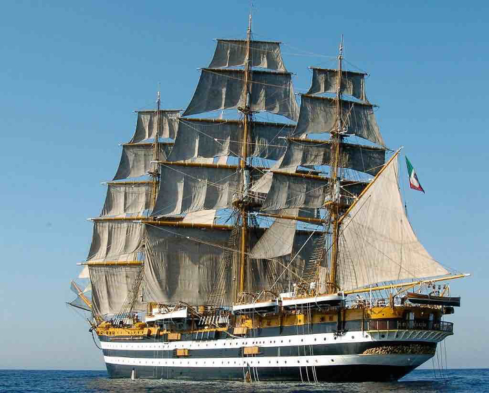 Comune di Napoli - La Nave Scuola Amerigo Vespucci è a Napoli dal 27 giugno  al 2 luglio! - Versione Stampabile