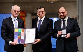 Immagine di Van Rompuy, Barroso e Schultz con il Premio Nobel