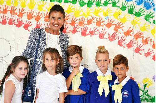 L'assessore Palmieri e i bambini di Campo del Moricino
